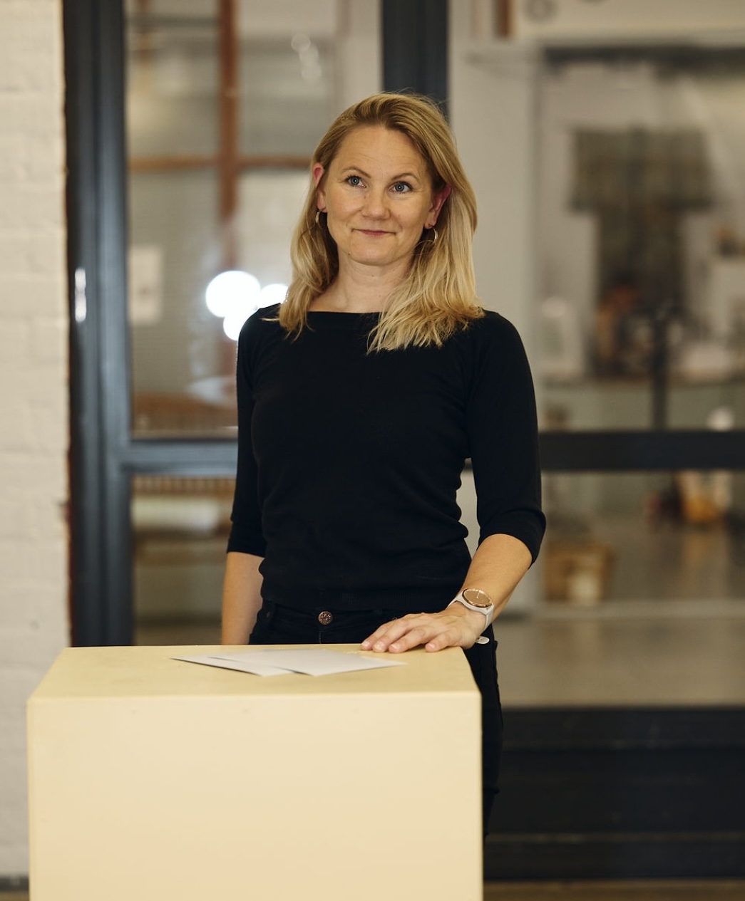 Kati Marttinen esiintymässä luennolla